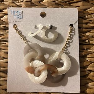 Time and Tru Women's Cream and Gold Jewelry Set